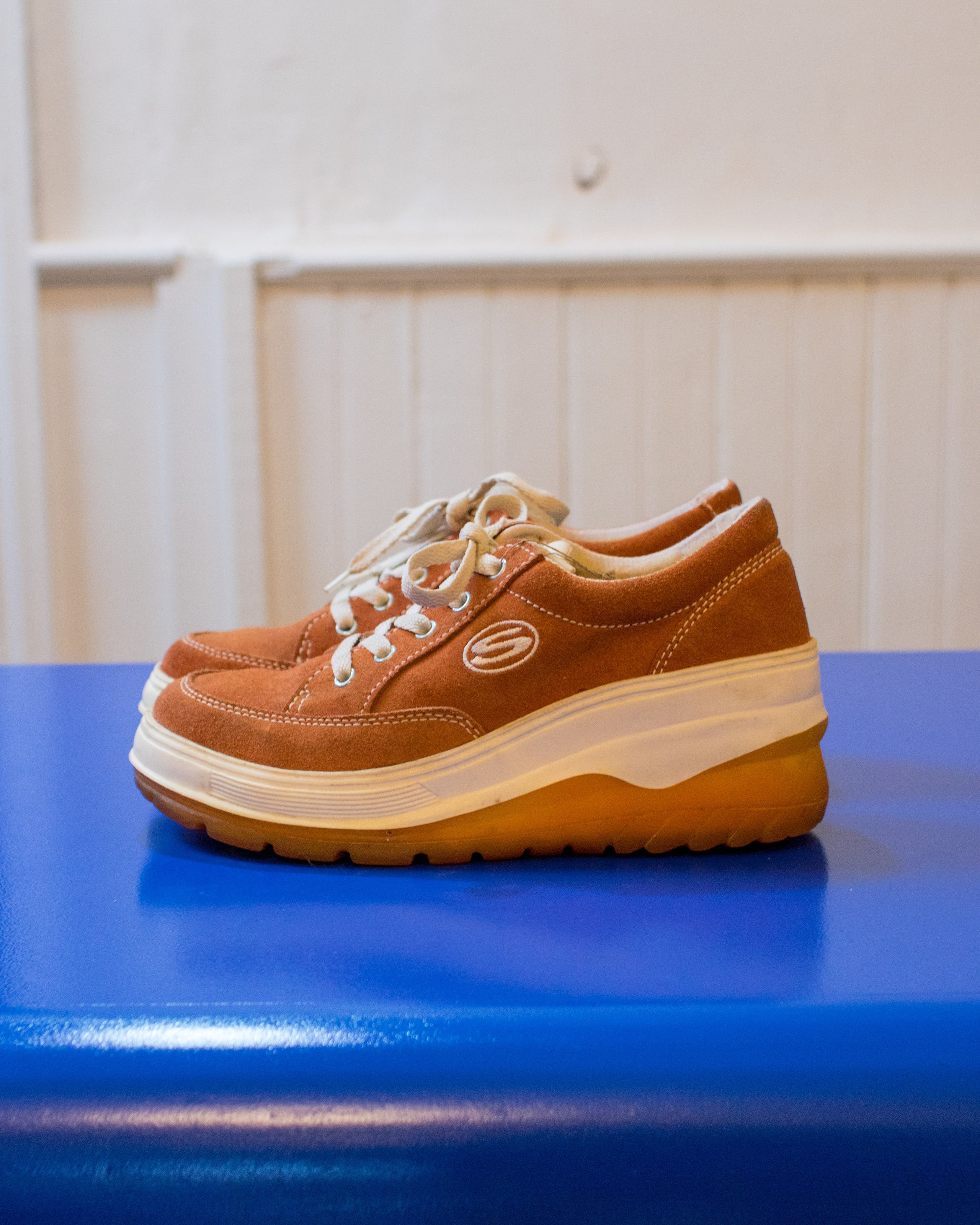 Skechers platform trainers 90s store